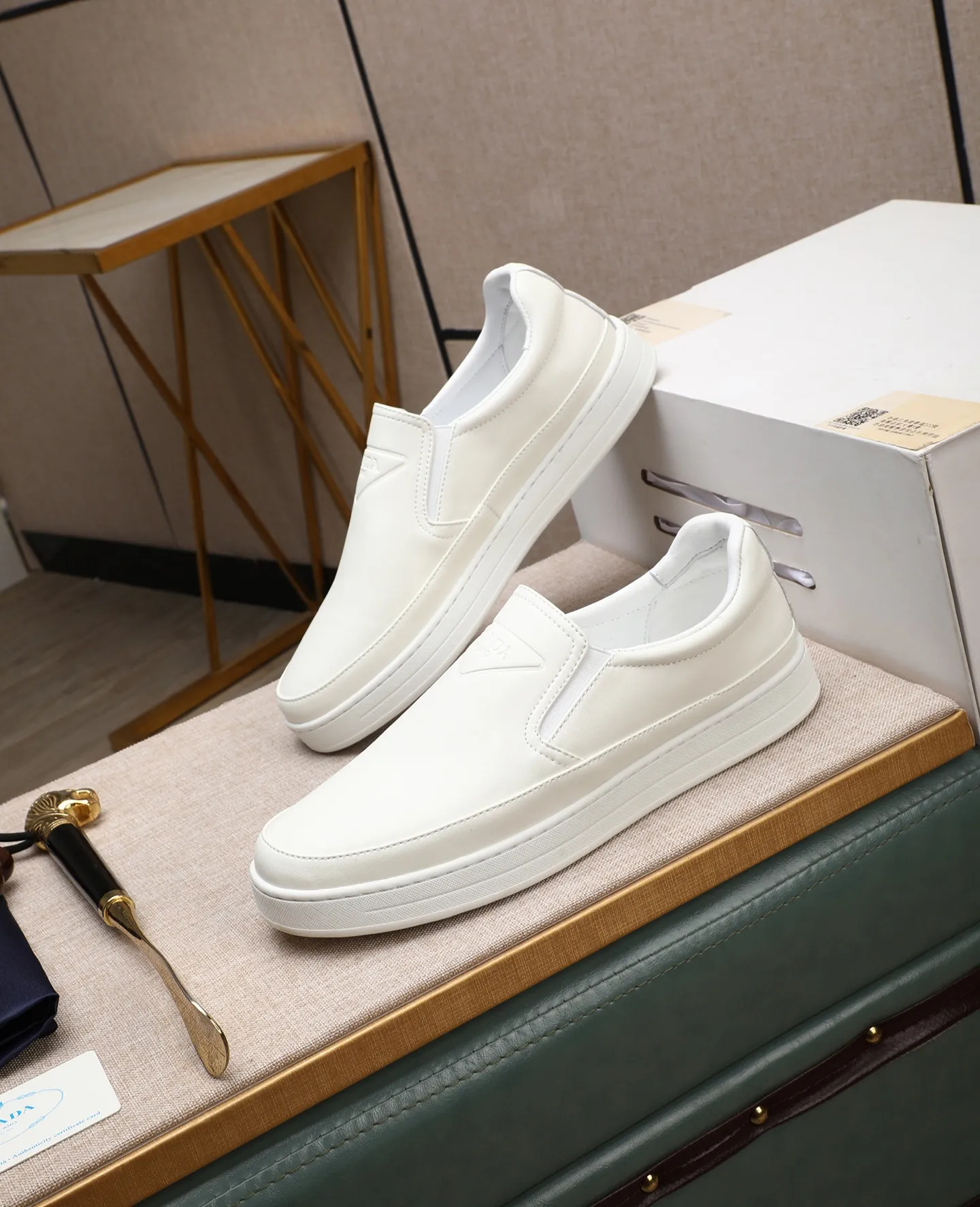 Men's men's shoes 💰440 🌹🌹[PRADA—Prada] latest model 🙈original replica! 👟👟👟Available here. The workmanship is top-notch. The upper is made of Italian 🇮🇹Imported calfskin. ❗️Breathable genuine leather lining @Suitable for travel. The original version has an enlarged engraved sole, making it suitable for all kinds of travels, showing low-key luxury. Let quality speak for itself. Color: Size: 38-44